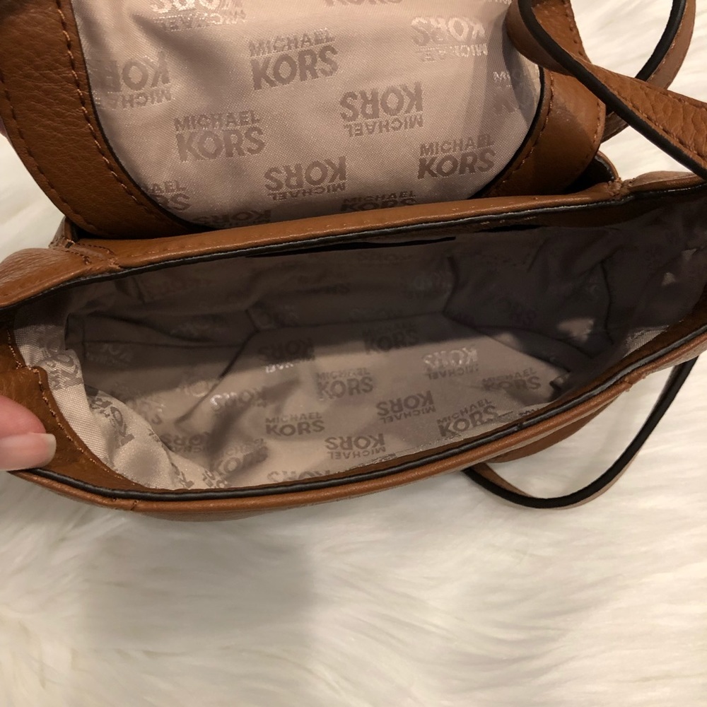 Michael Kors Crossbody & Coin Purse - Picture 4 of 8